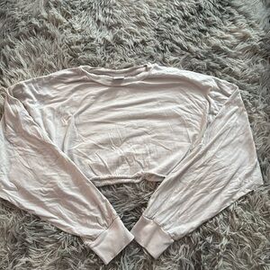 Very cropped long sleeve top 
Aritzia - TNA